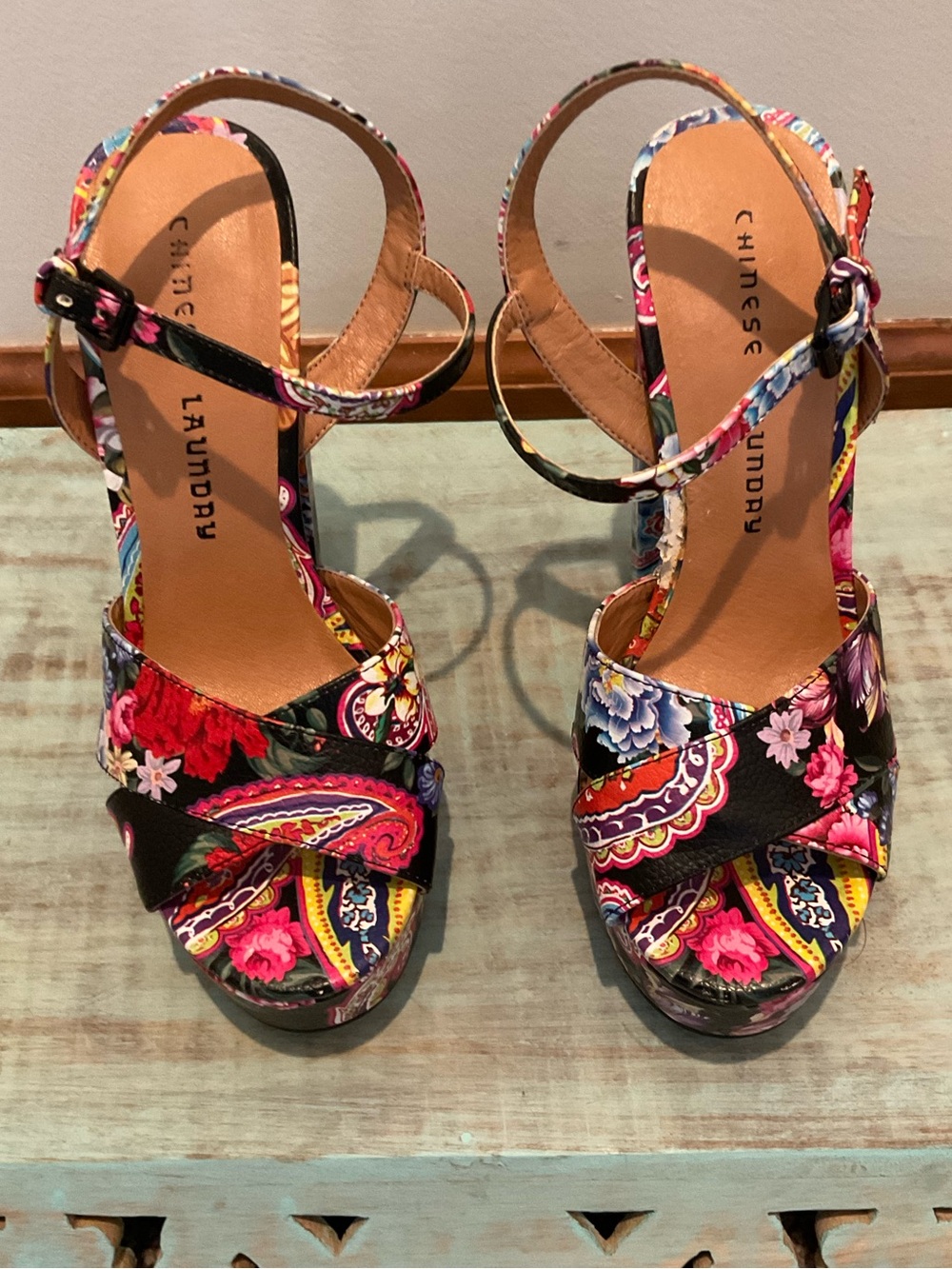 NWOB Chinese Laundry Black Multicolor Floral Ankle-Strap Platform Sandal